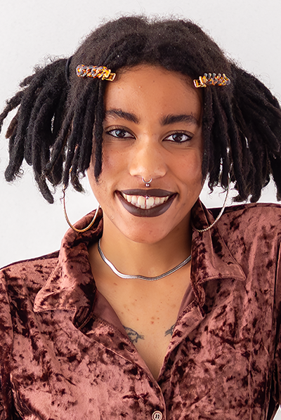 Ru Williams headshot